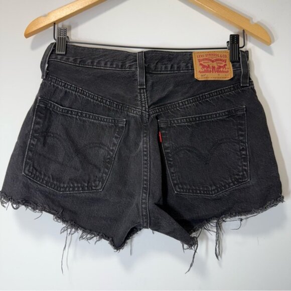 LEVI’S 501® ORIGINAL FIT HIGH RISE WOMEN'S SHORTS SIZE 26 - Picture 6 of 15